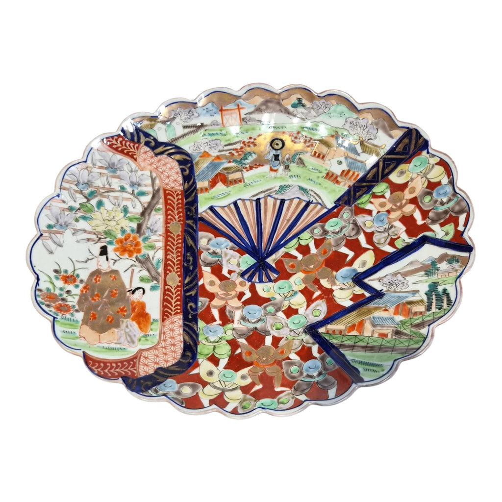 Large Japanese Arita Imari Scalloped Charger Plates Pair, Meiji c.1880-1900