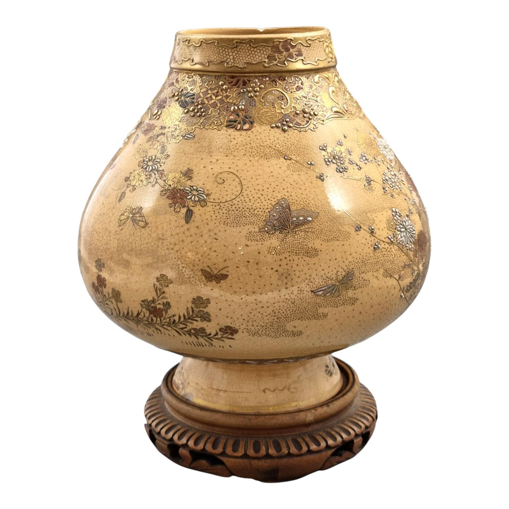 Exceptional Meiji Kyoto Satsuma Vase by Kinkōzan Workshop, Birds, Flowers and Gilt Moriage Decoration