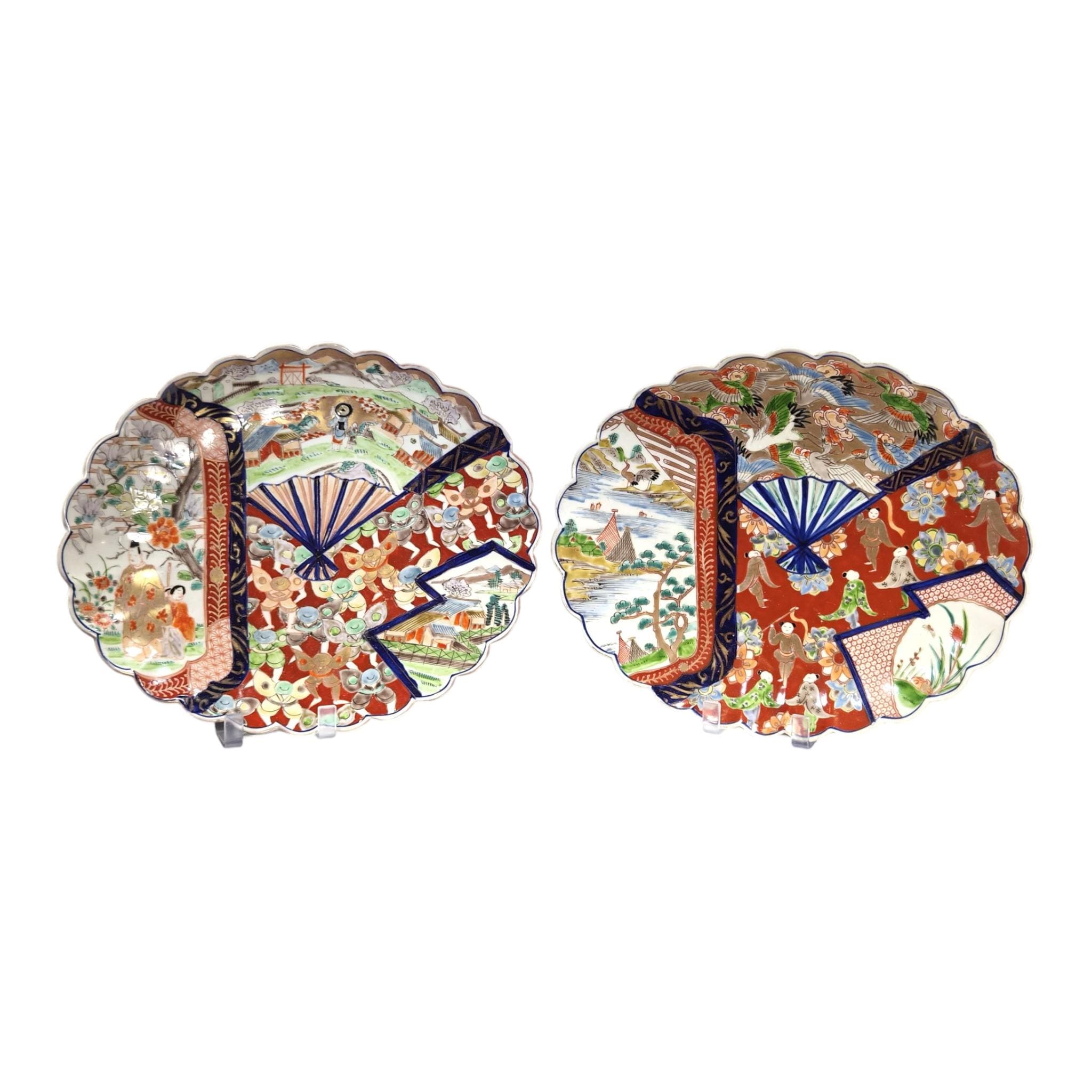 Large Japanese Arita Imari Scalloped Charger Plates Pair, Meiji c.1880-1900