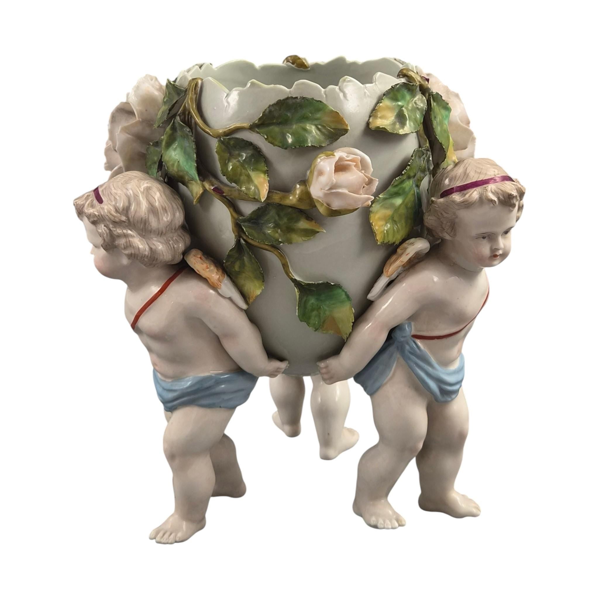 Rare Sitzendorf Cherub Egg Vase Centrepiece, Germany, c.1884–1902
