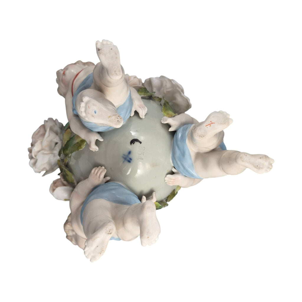 Rare Sitzendorf Cherub Egg Vase Centrepiece, Germany, c.1884–1902