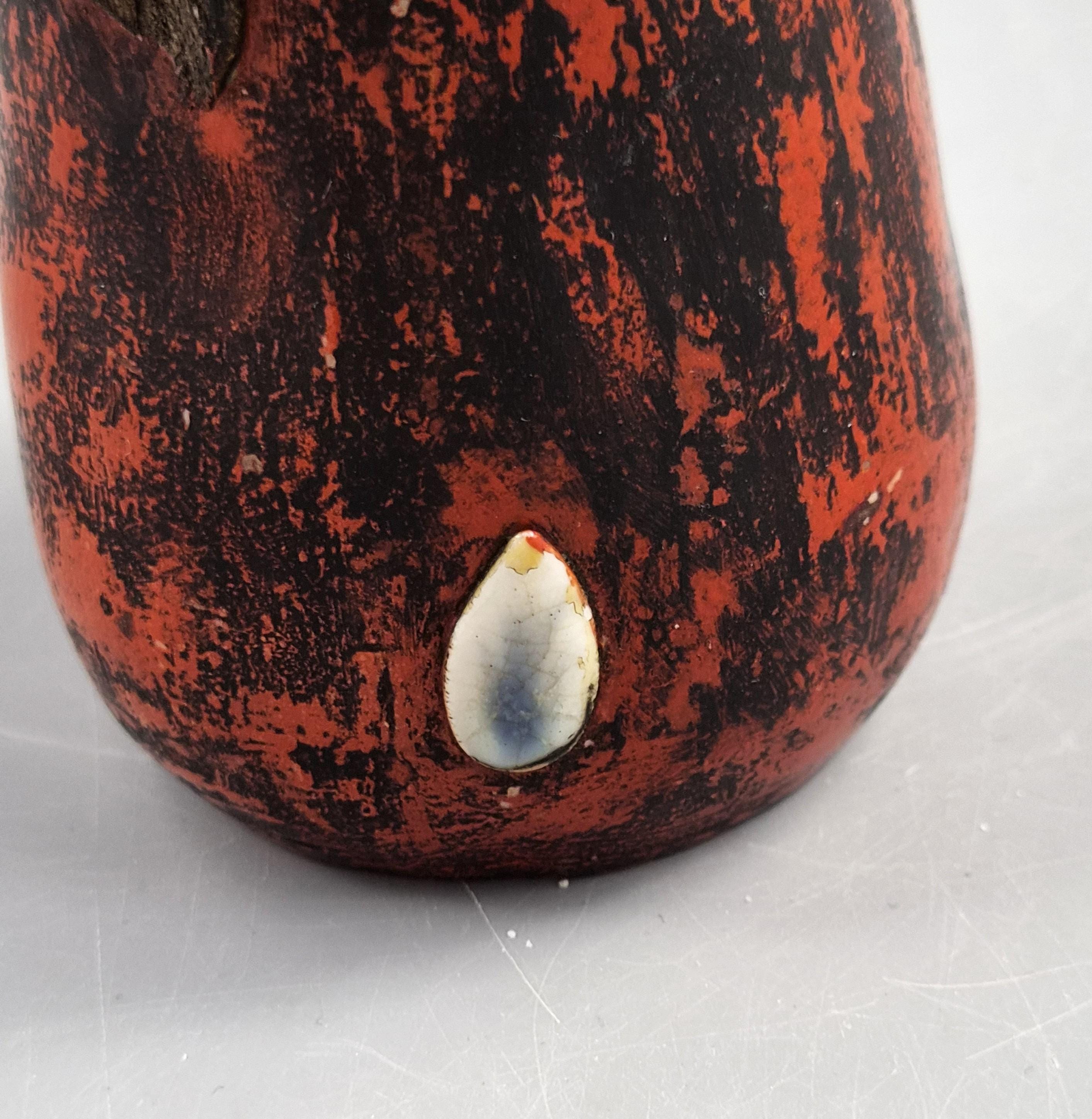 Japanese Sumida Gawa Vase by Inoue Ryosai, Figures on a Cliff, Meiji–Taishō c.1900–1920