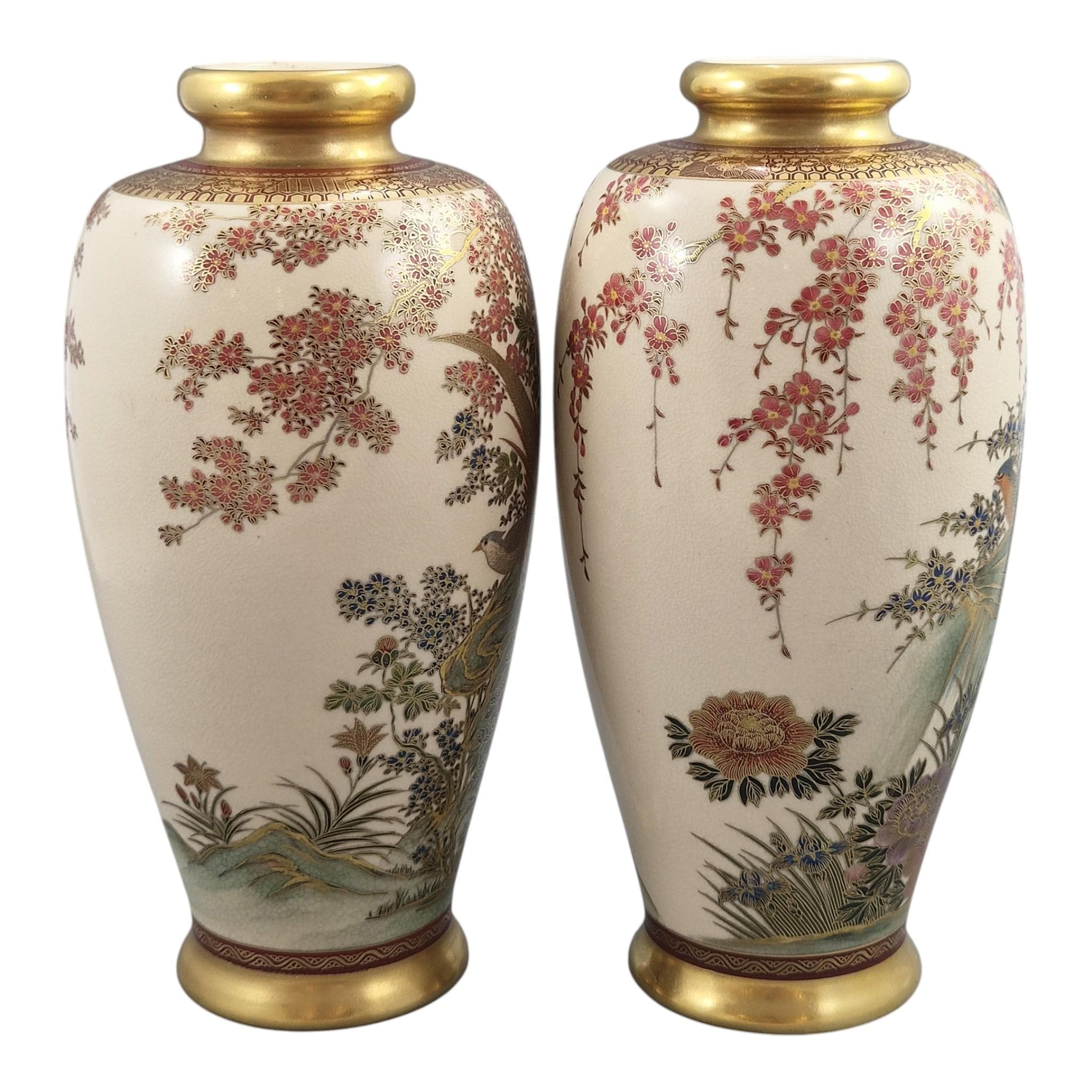 Pair of Fine Japanese Satsuma Vases by Manpei, Kobe, Early Showa Period