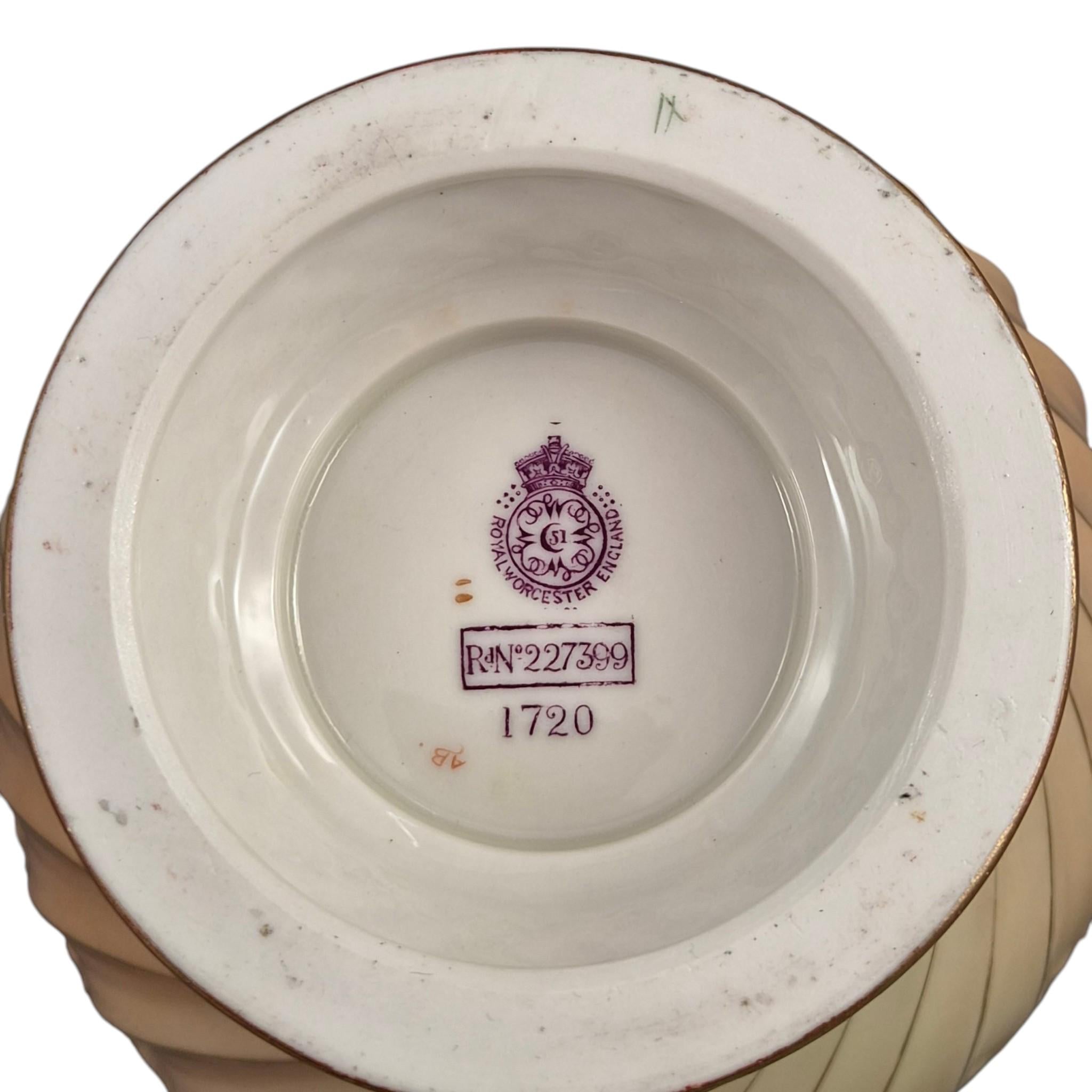 Antique Royal Worcester blush ivory pot-pourri jar and cover floral porcelain vase shape 1720 England 1903