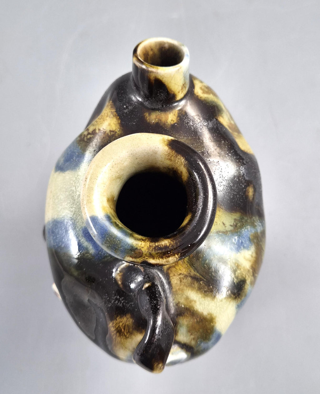 Japanese Sumida Gawa Vase by Inoue Ryosai, Figures on a Cliff, Meiji–Taishō c.1900–1920