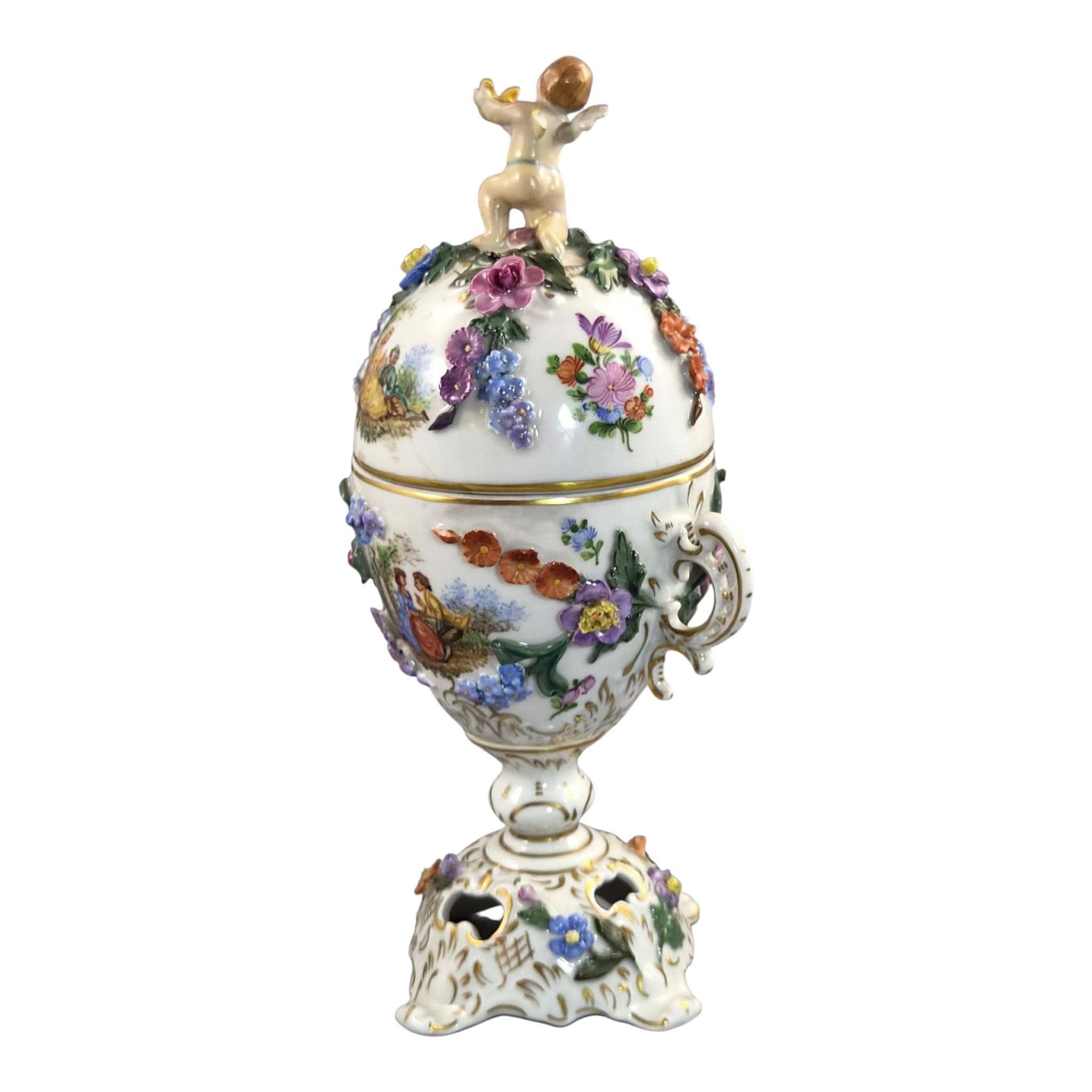 Carl Thieme Dresden Covered Potpourri Urn with Putti and Encrusted Flowers, c.1901