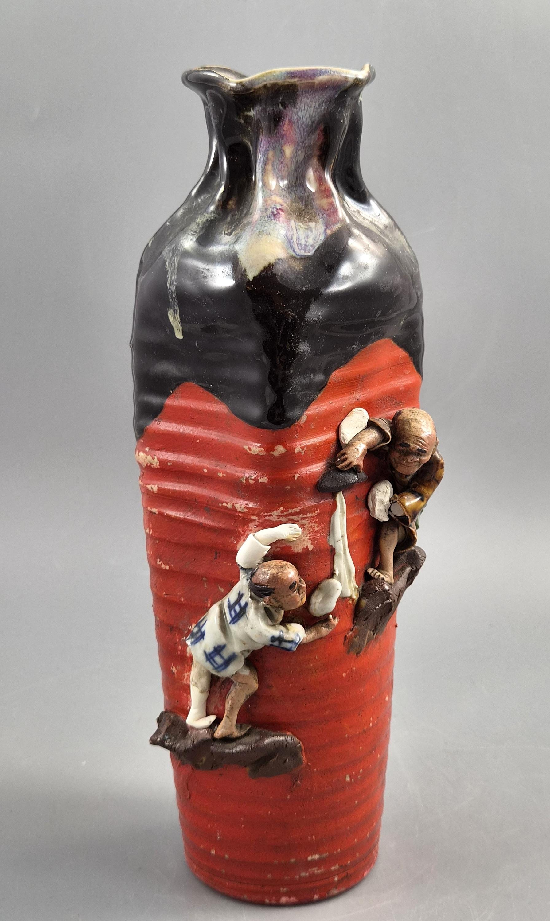 Tall Japanese Sumida Gawa Vase by Inoue Ryōsai, Sages on a Cliff, Meiji–Taishō c. 1900