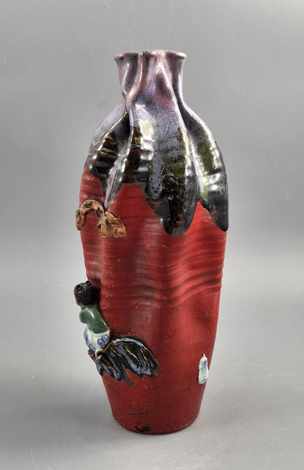 Japanese Sumida Gawa Vase Signed Ban-ni, Sage and Karako, Lavender Flambé, Meiji c.1900