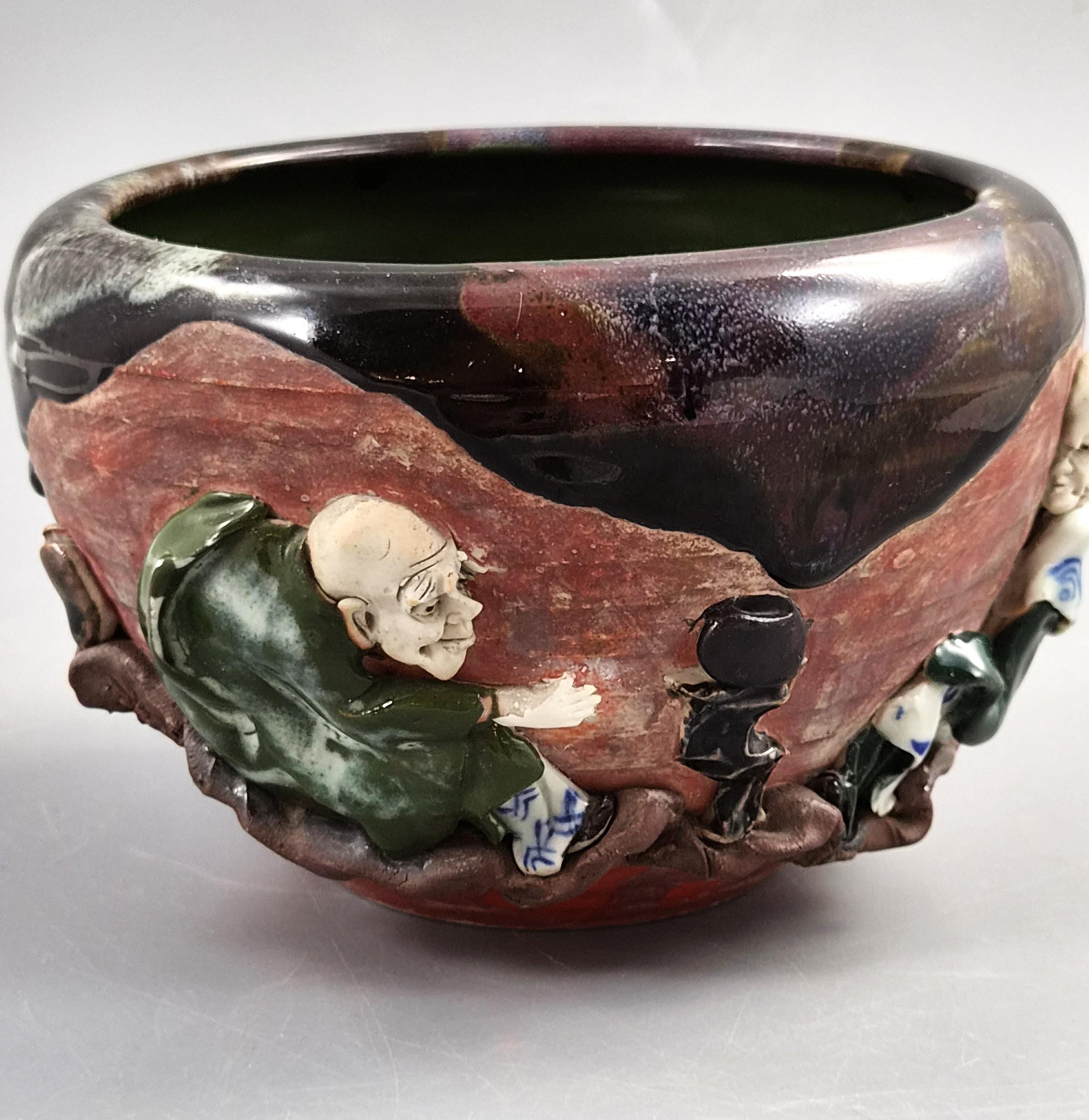 Japanese Sumida Gawa Bowl Signed Inoue Ryōsai, Figures in Relief, Meiji–Taishō c.1900