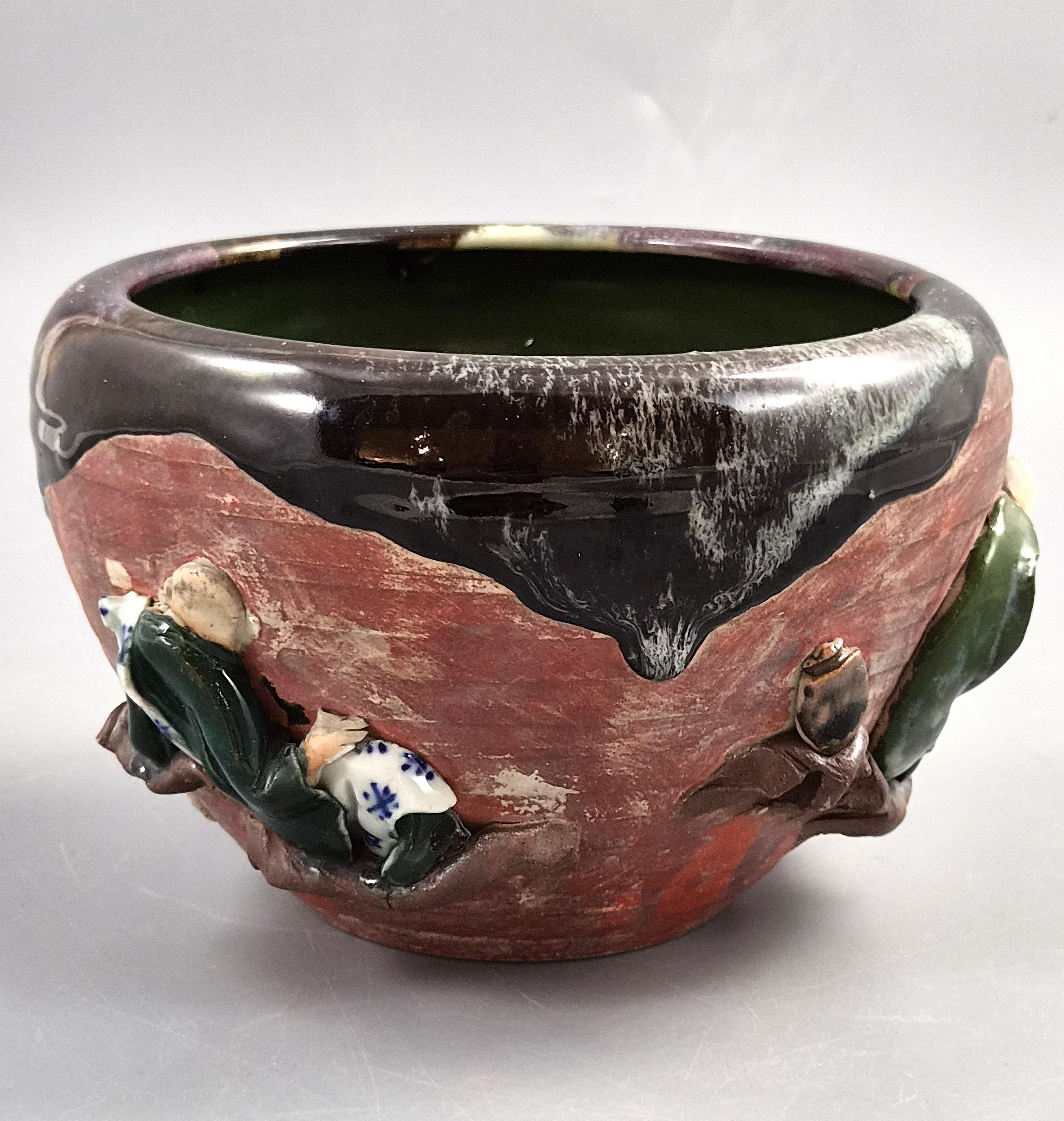 Japanese Sumida Gawa Bowl Signed Inoue Ryōsai, Figures in Relief, Meiji–Taishō c.1900