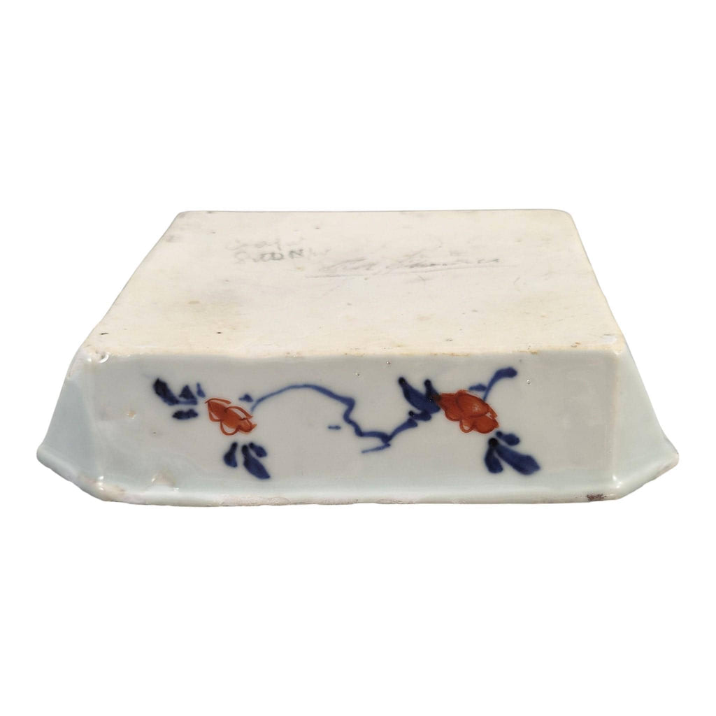 Chinese Imari Kangxi Chamfered Square Porcelain Bowl, Garden Pavilion, Qing Dynasty, c.1700-1720